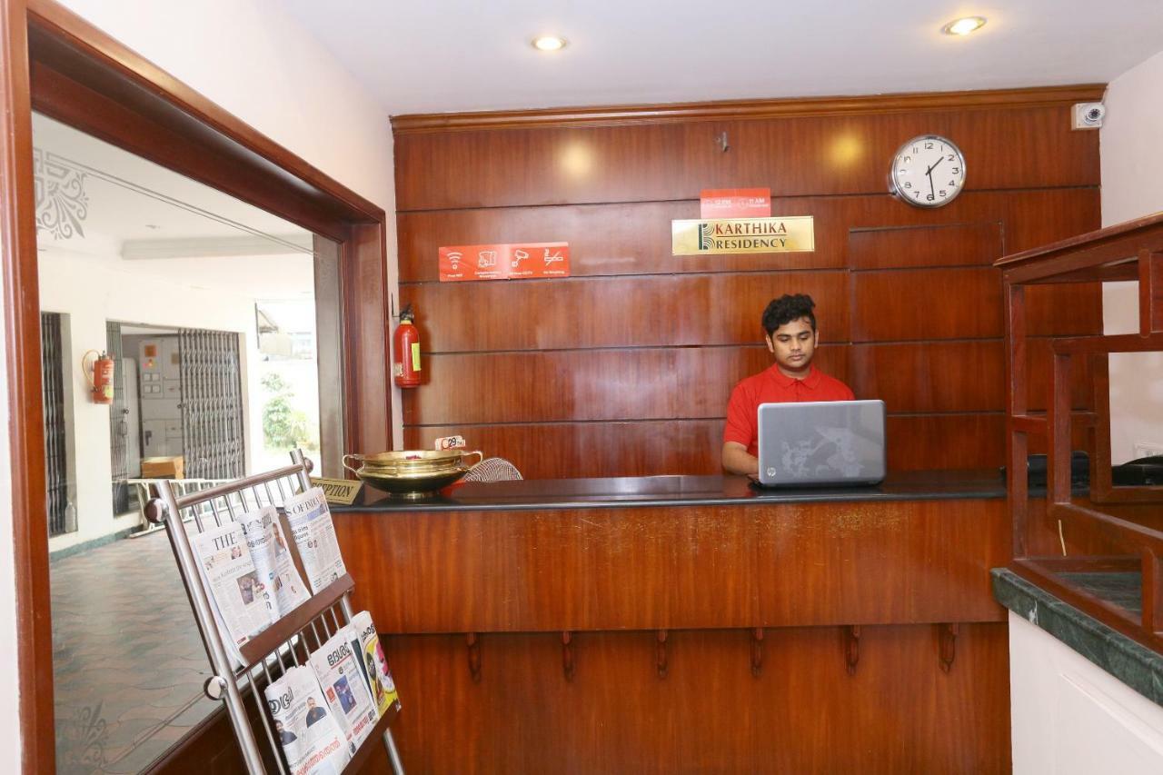 Oyo 24157 Karthika Residency 3* Kochi