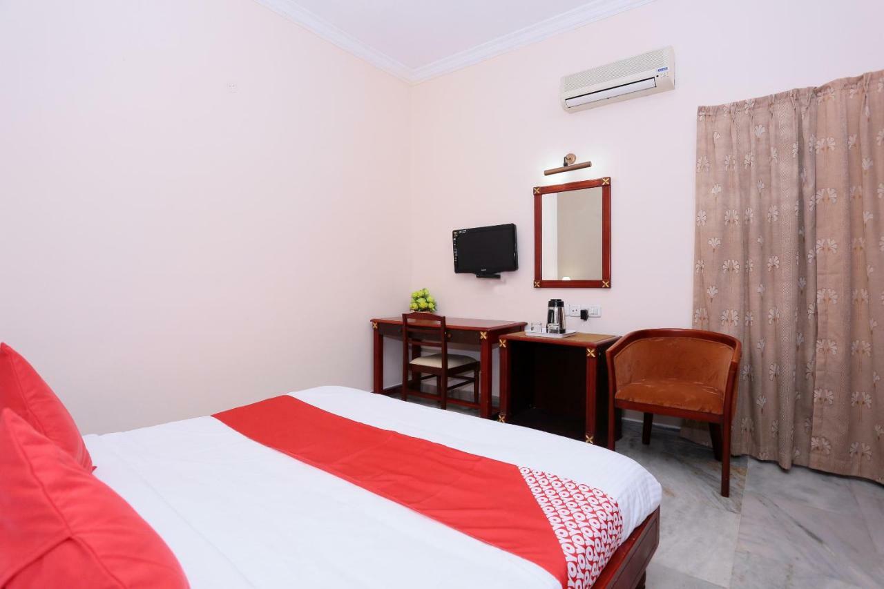 Oyo 24157 Karthika Residency Hotel
