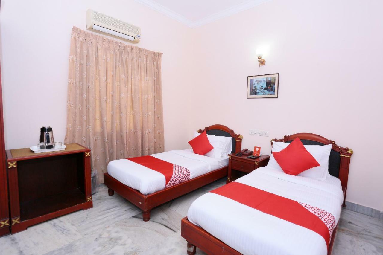 Oyo 24157 Karthika Residency Hotel 3*