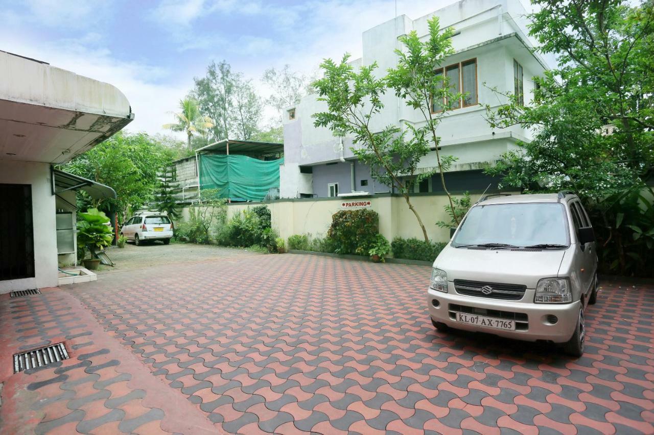 Hotel Oyo 24157 Karthika Residency Kochi