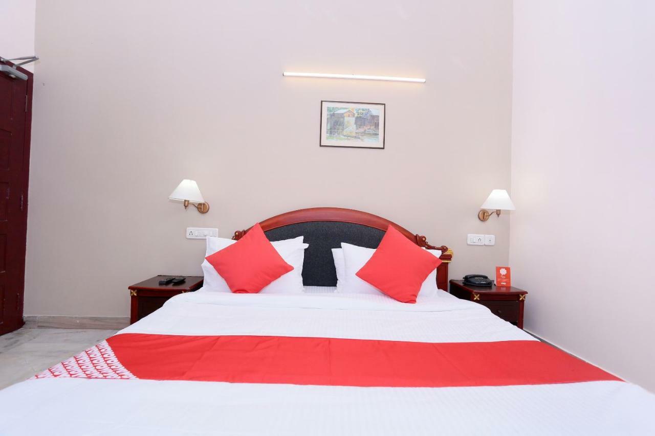 Oyo 24157 Karthika Residency Hotel 3*