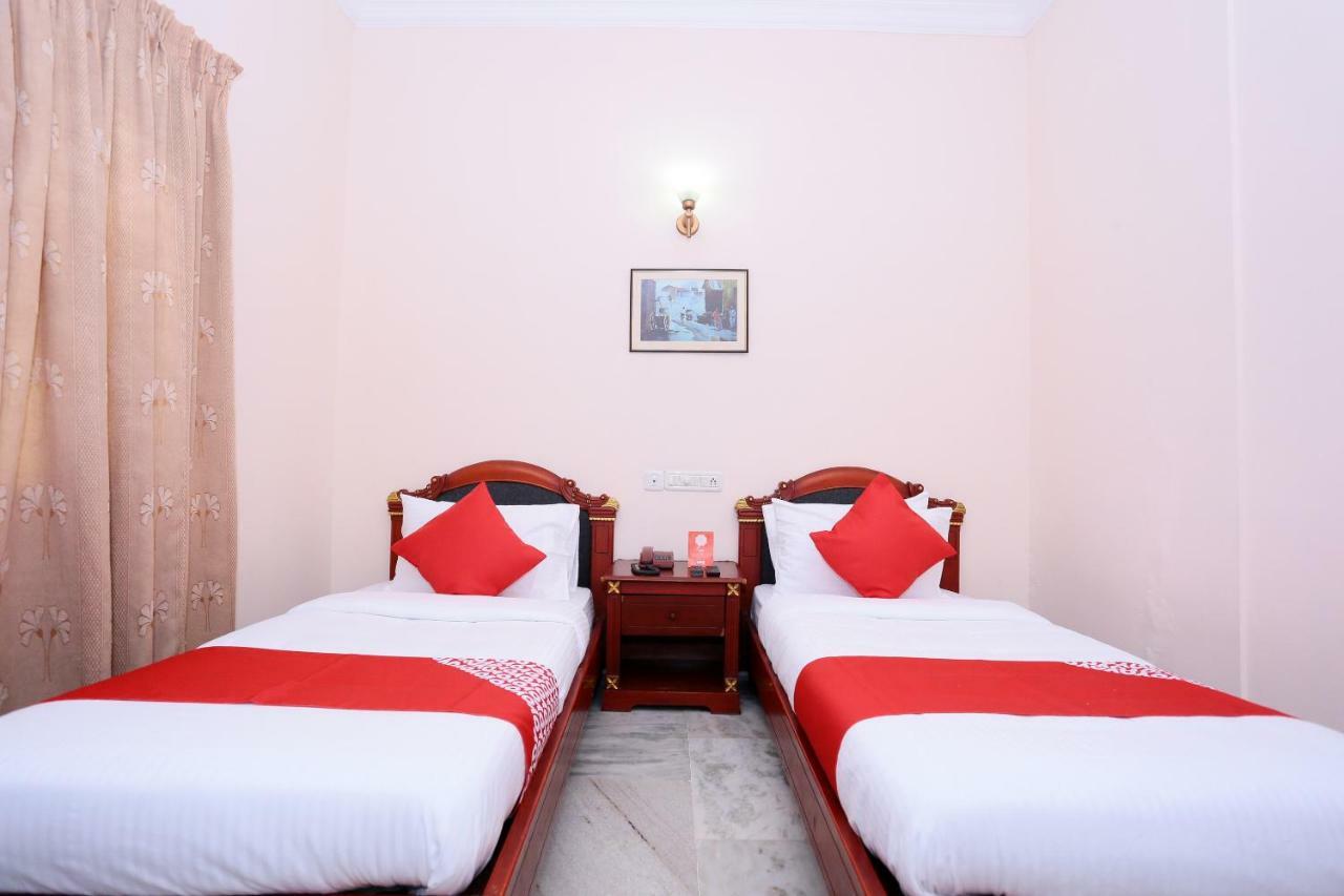 Oyo 24157 Karthika Residency 3*