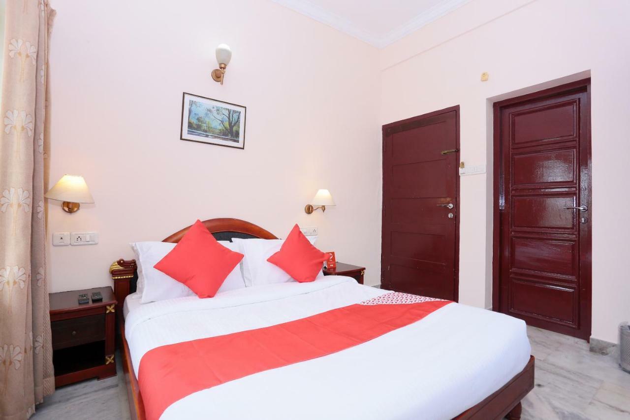 Hotel Oyo 24157 Karthika Residency