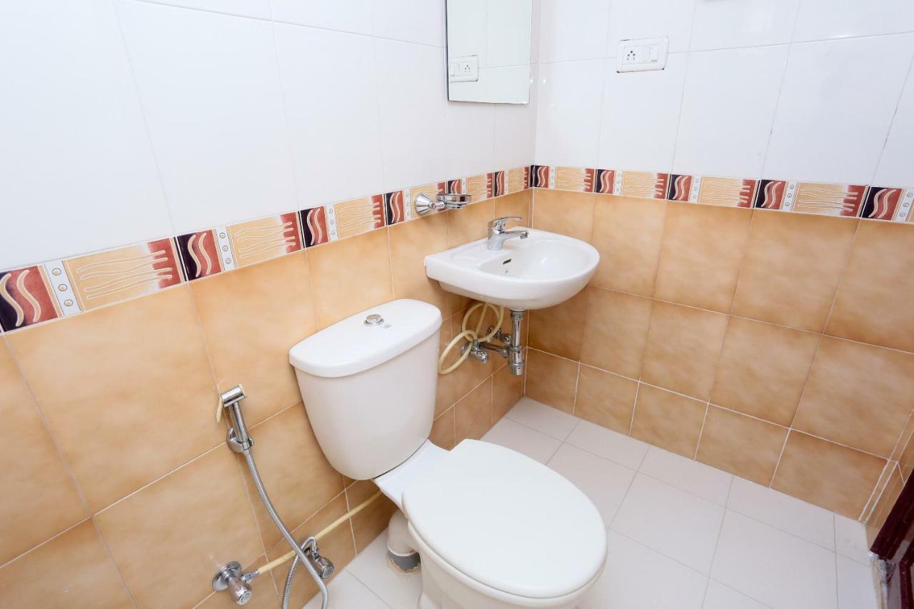 Hotel Oyo 24157 Karthika Residency 3*