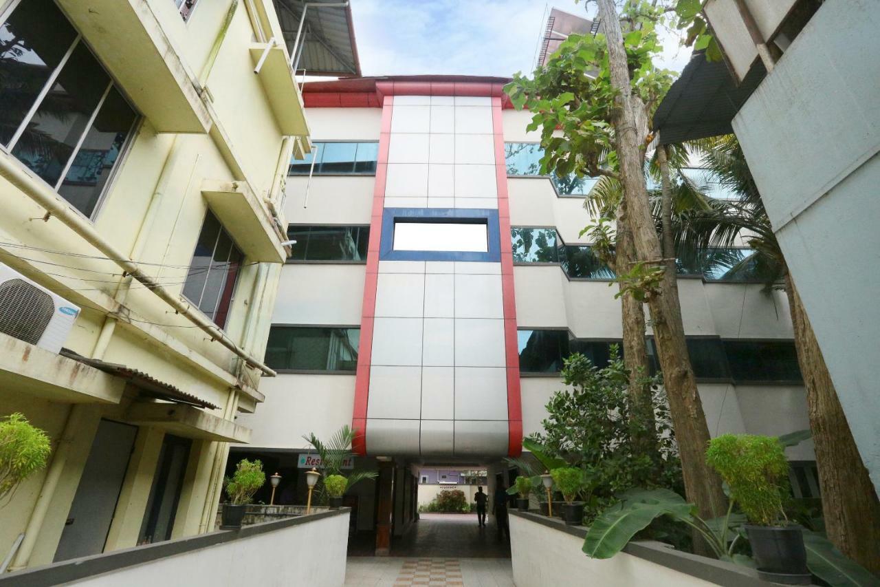 Hotel Oyo 24157 Karthika Residency Kochi