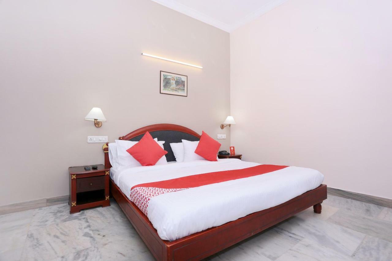 Hotel Oyo 24157 Karthika Residency Kochi