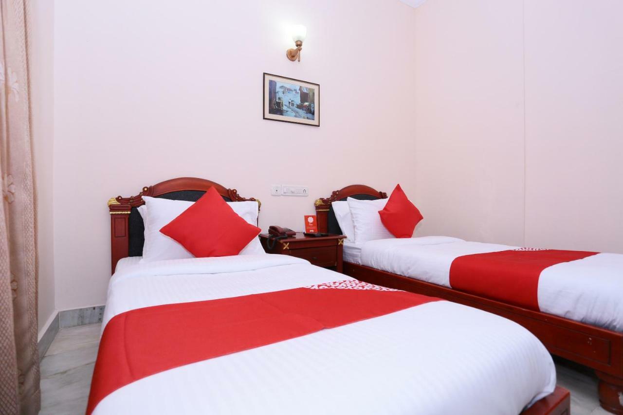 Oyo 24157 Karthika Residency Kochi