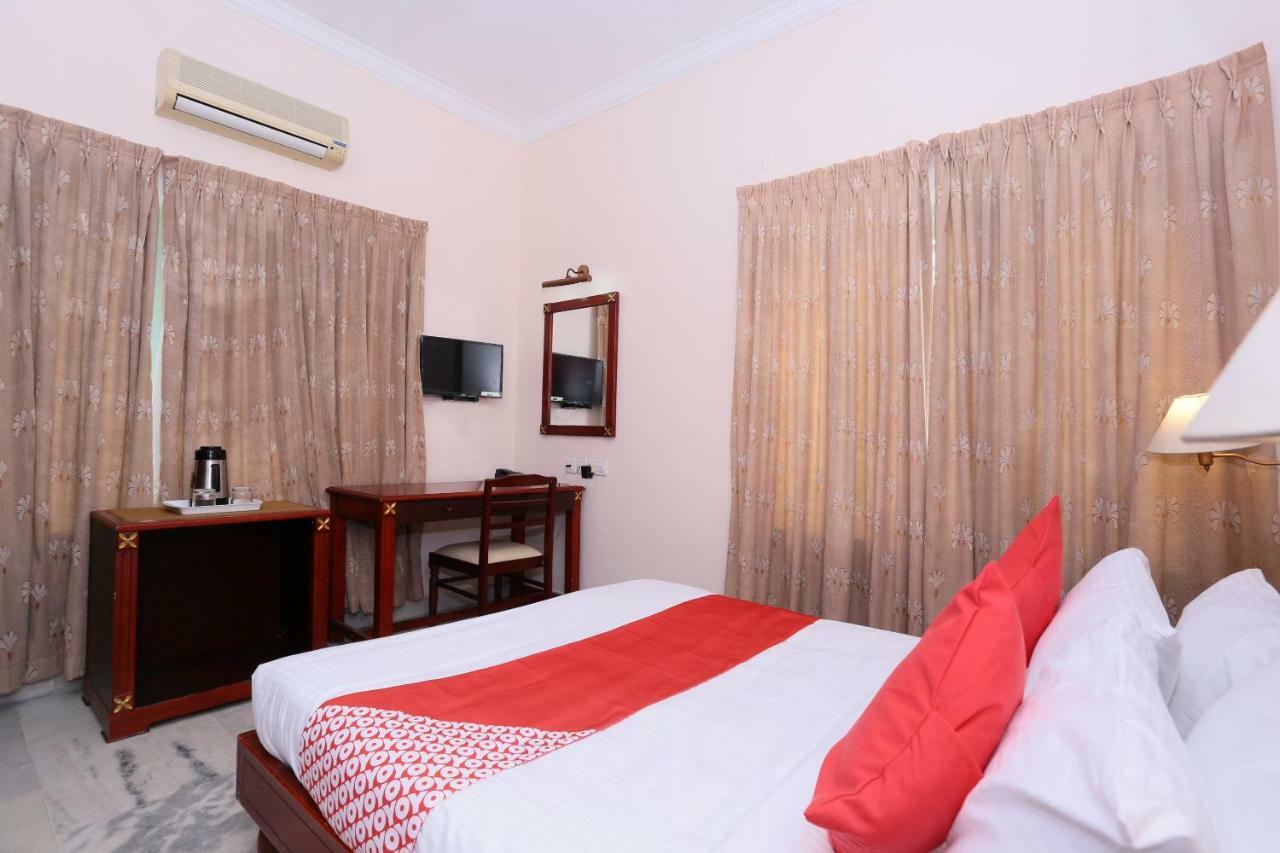 Oyo 24157 Karthika Residency Hotel 3*