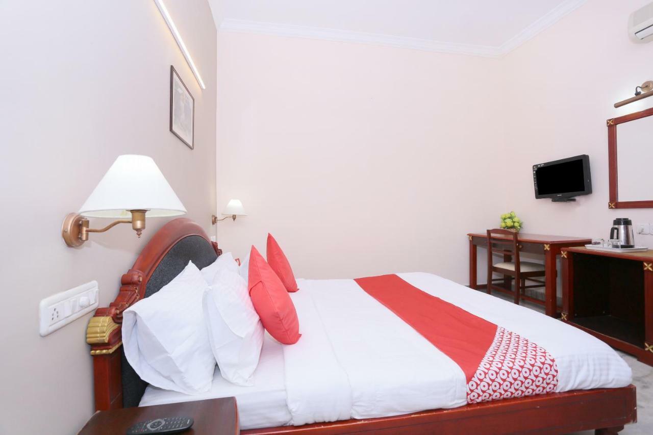 Oyo 24157 Karthika Residency Hotel Kochi
