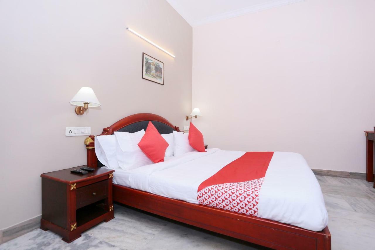 Oyo 24157 Karthika Residency