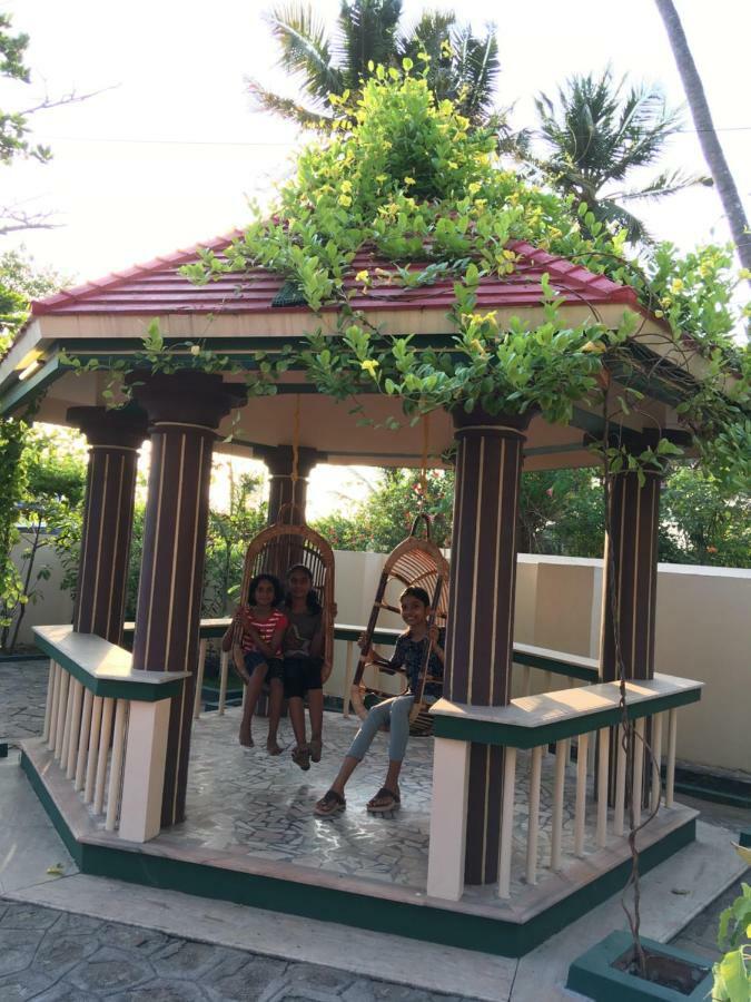 Sunset Beach Cherai Bed & Breakfast *