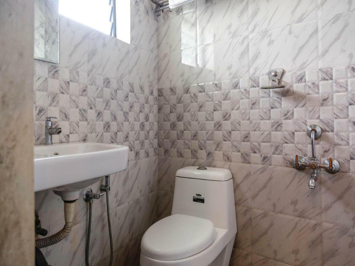 Hotel Oyo 5692 Residency Kochi