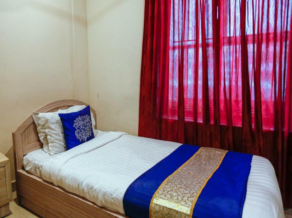 Hotel Oyo 5692 Residency Kochi