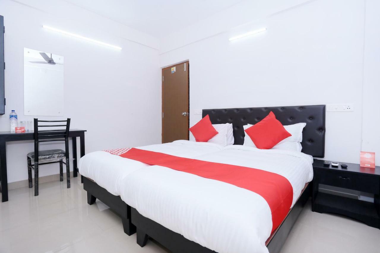 Oyo 30973 Thulasi Hotel Kochi