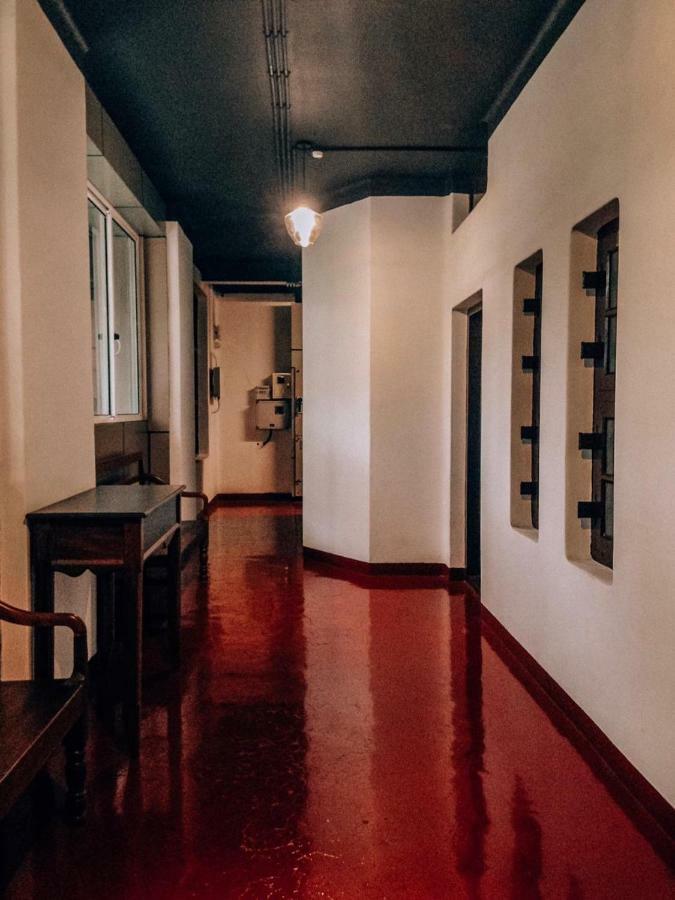 The Metro Pod - Backpackers A/c Kochi