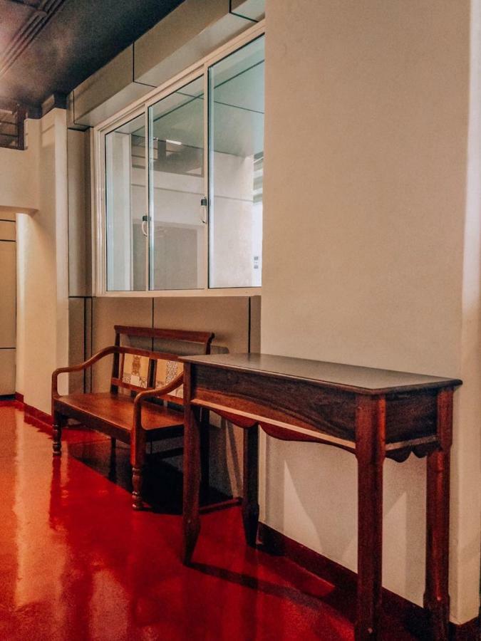 The Metro Pod - Backpackers A/c Hostel *