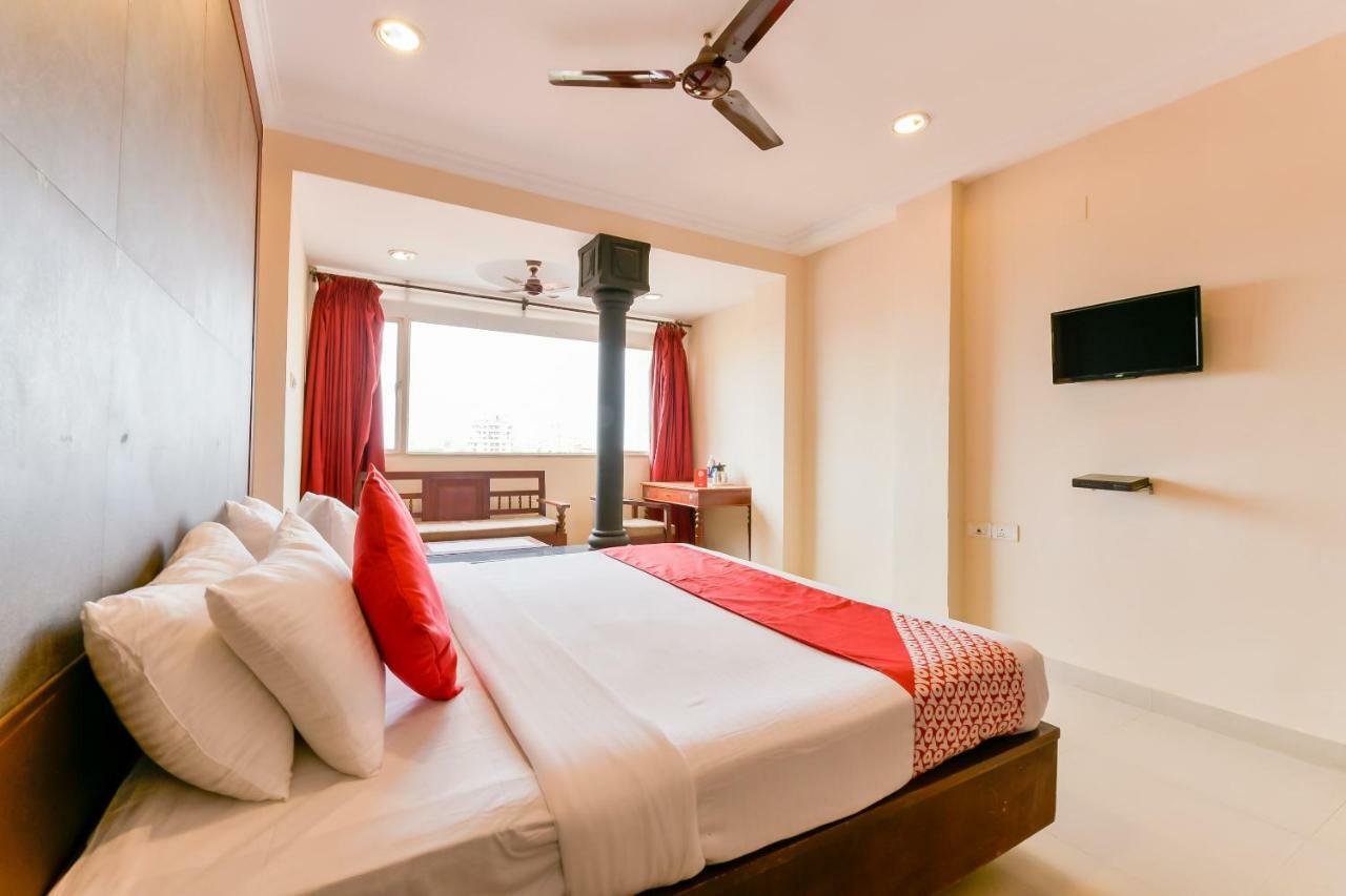 Hotel Oyo Flagship 45564 Woodlands Kochi