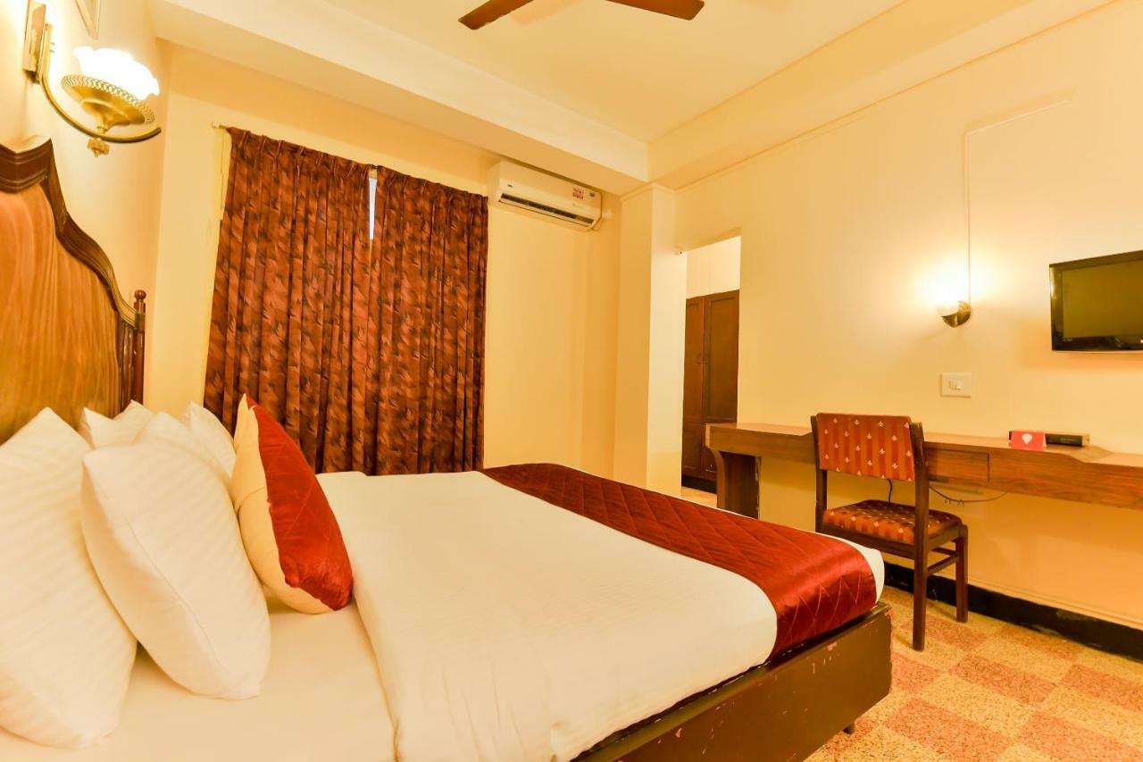Oyo Flagship 45564 Woodlands Hotel Kochi