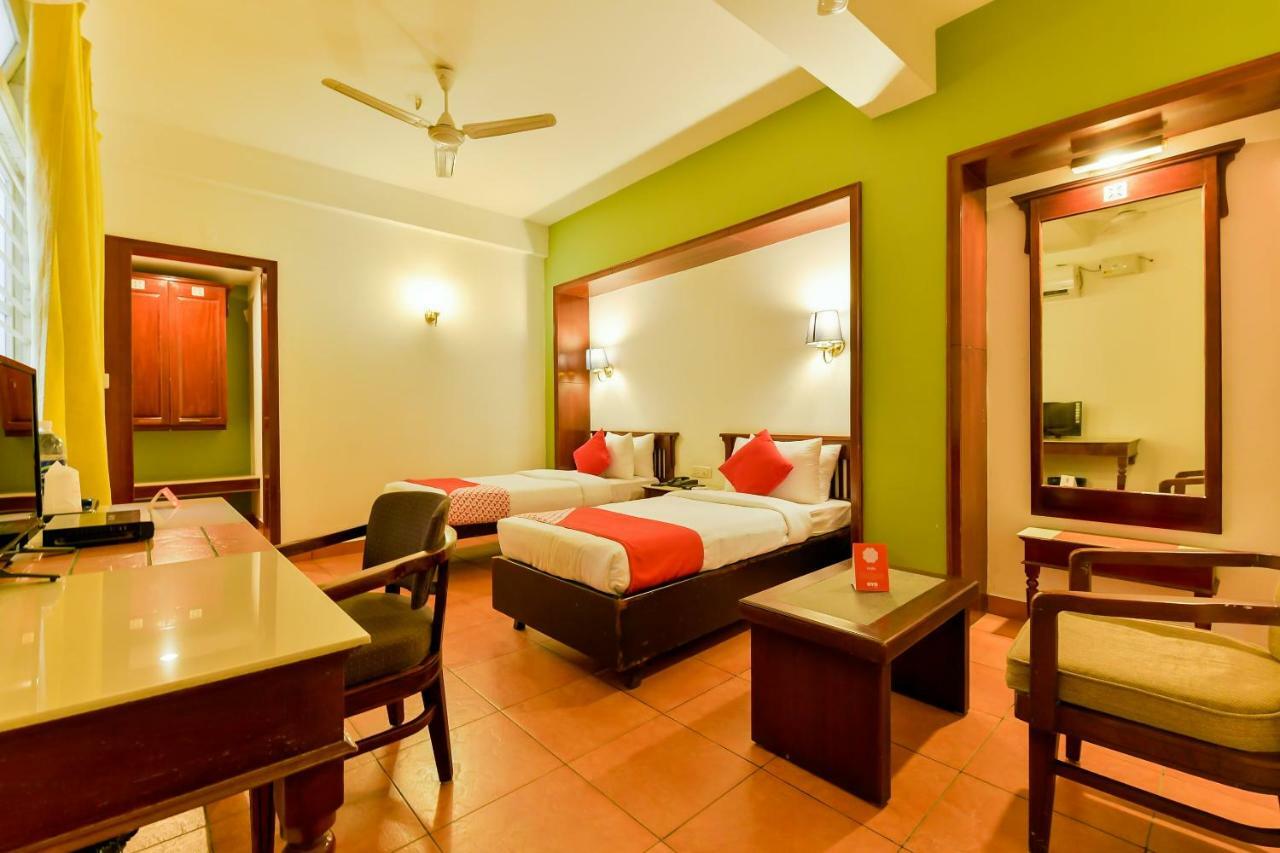 Oyo Flagship 45564 Woodlands Hotel 3*