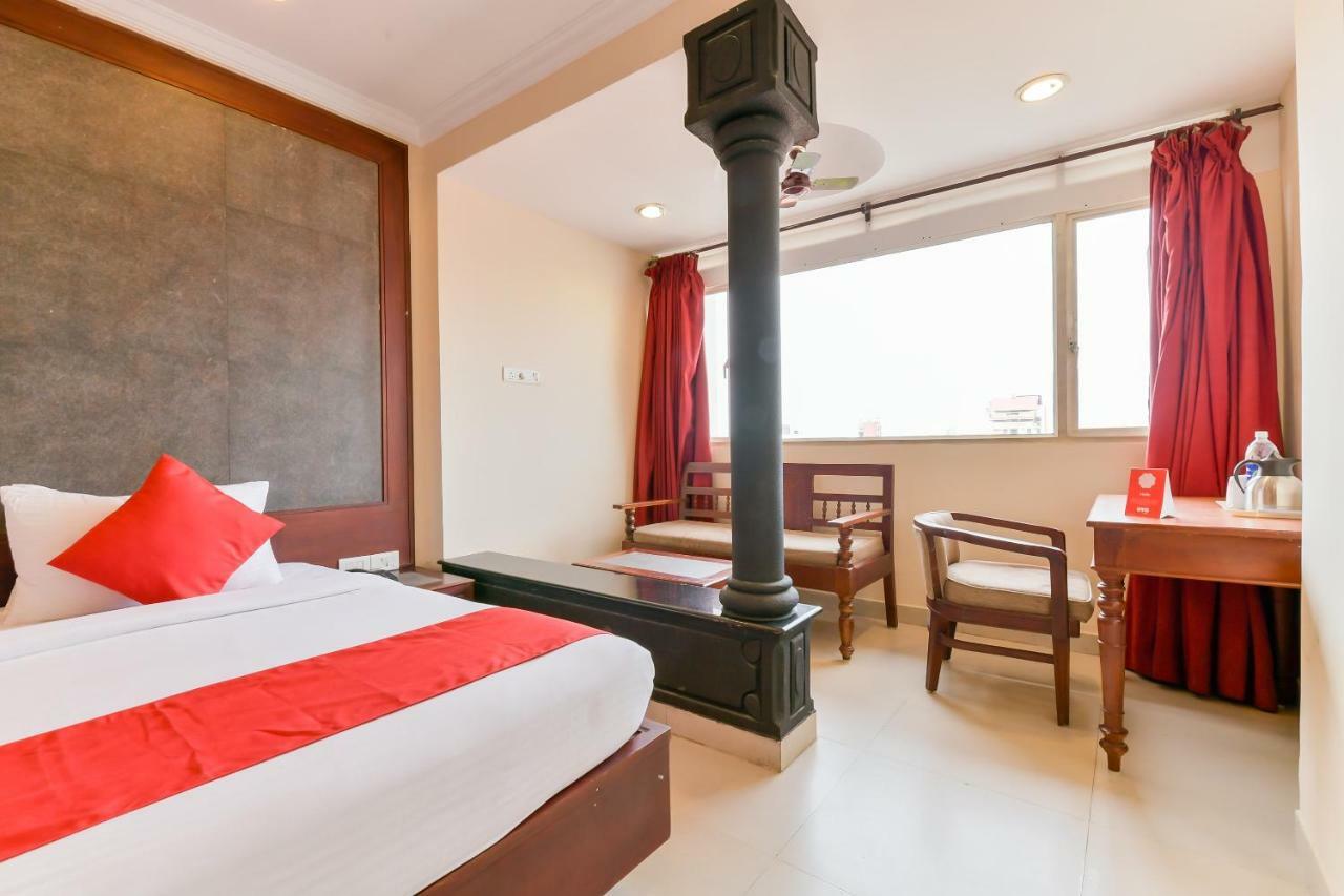 Oyo Flagship 45564 Woodlands Hotel 3*