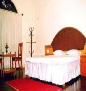 Ballard Hotel *
