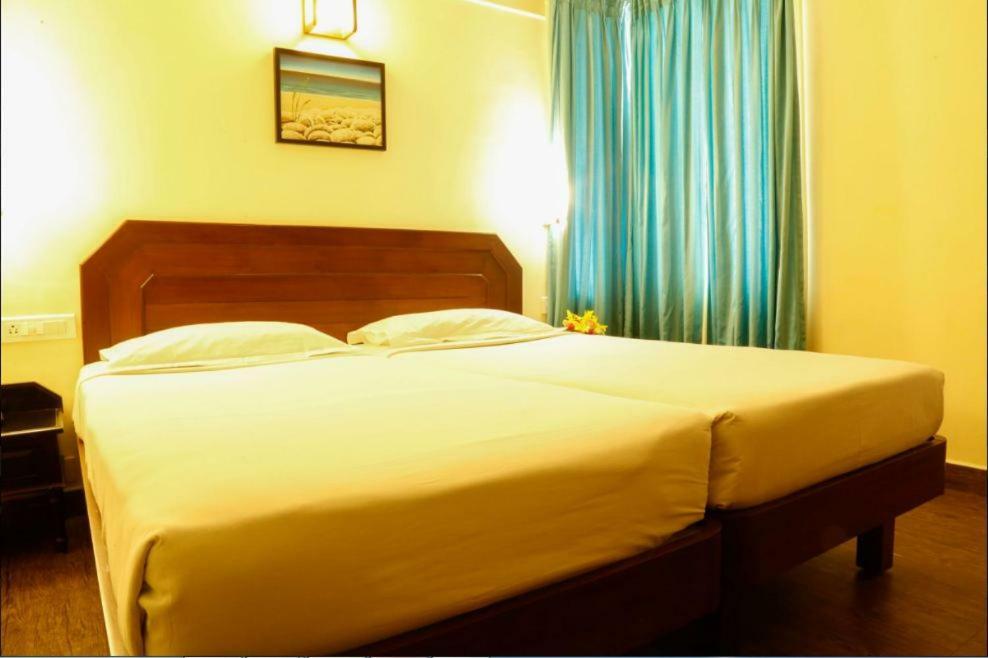 Riviera Suites Hotel