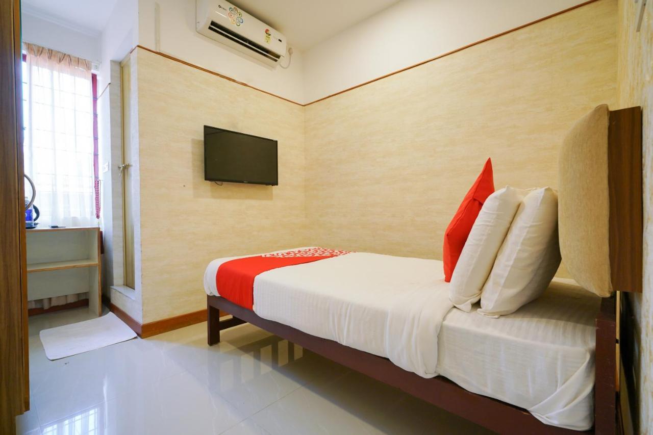 Heaven Gardens Hotel Kochi