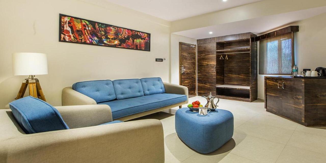 Hotel Aura One 4*
