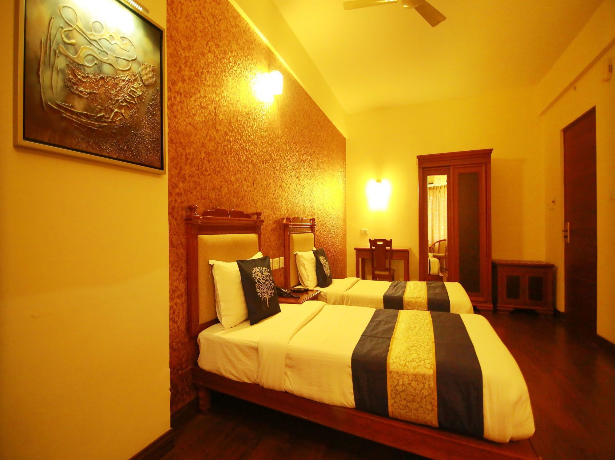 Oyo 4802 Cochin Residency Hotel