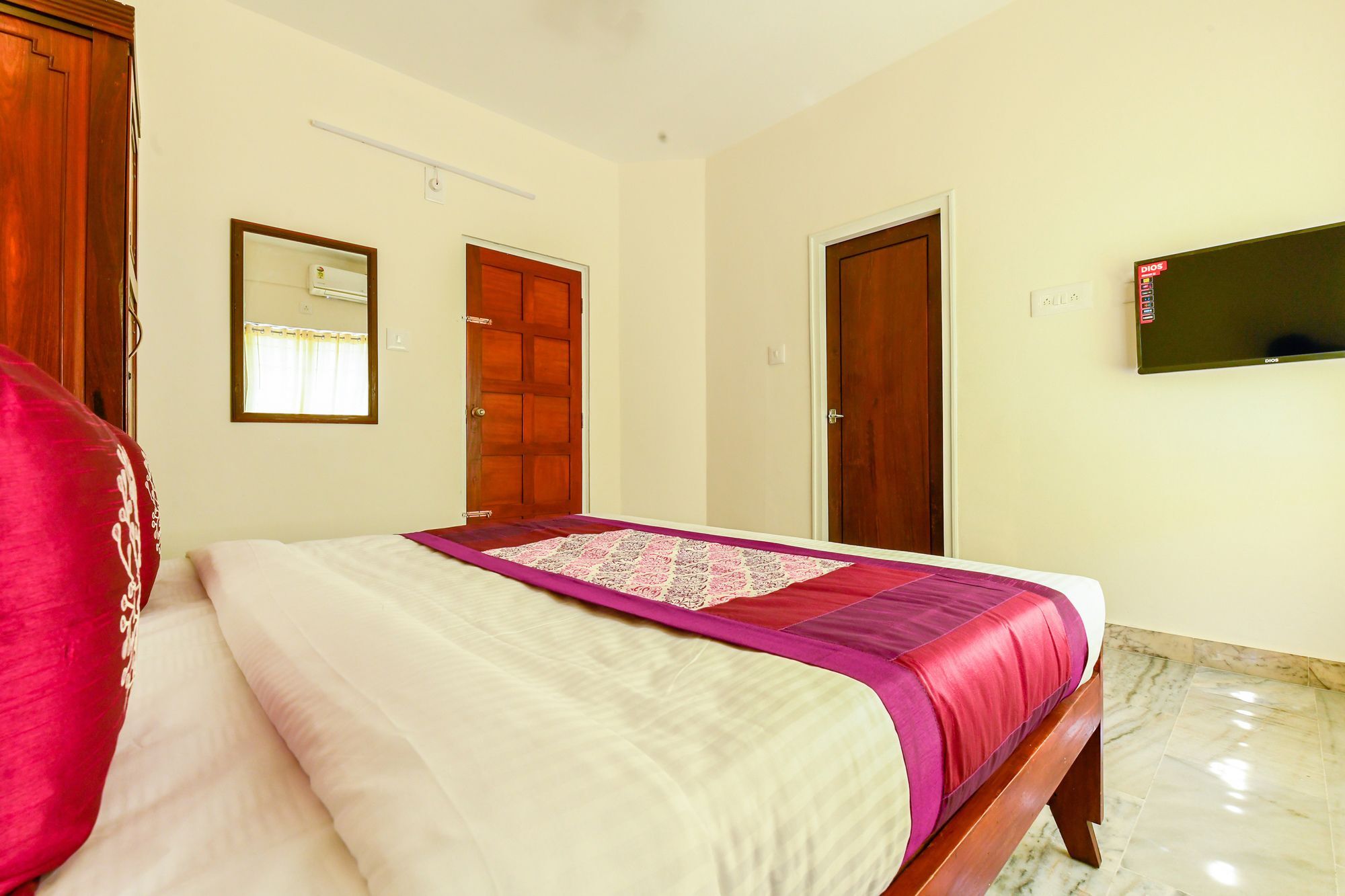 Oyo 11328 Chandrika Residency 3*