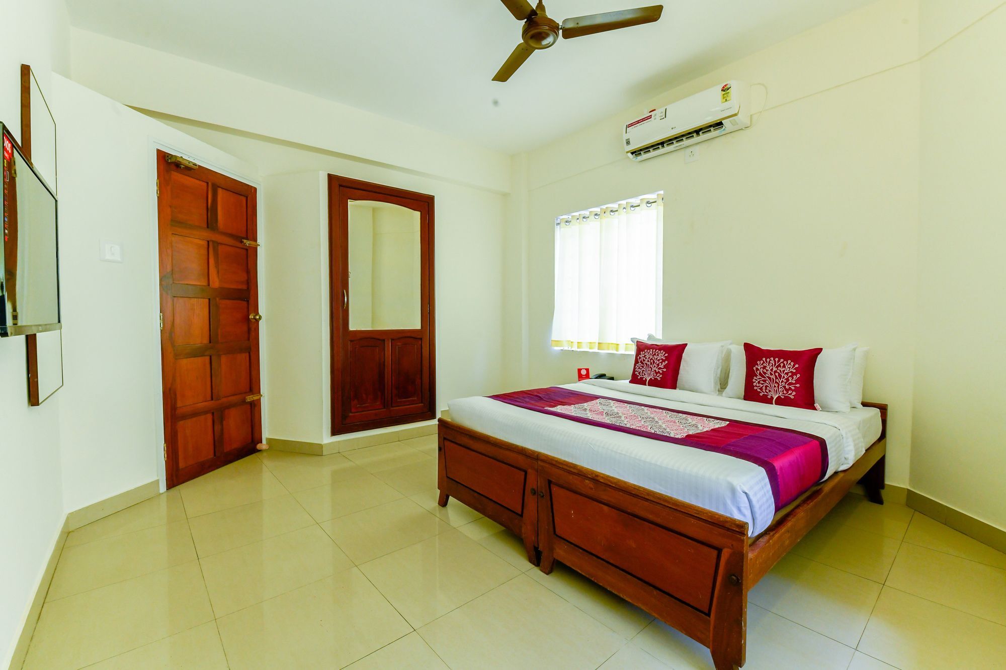 Hotel Oyo 11328 Chandrika Residency 3*