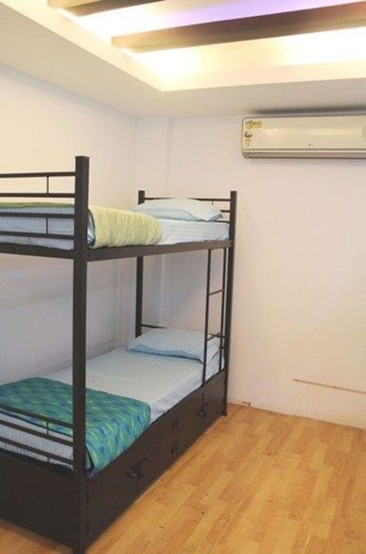 Hotel Vedanta Wake Up - Ernakulam North Station