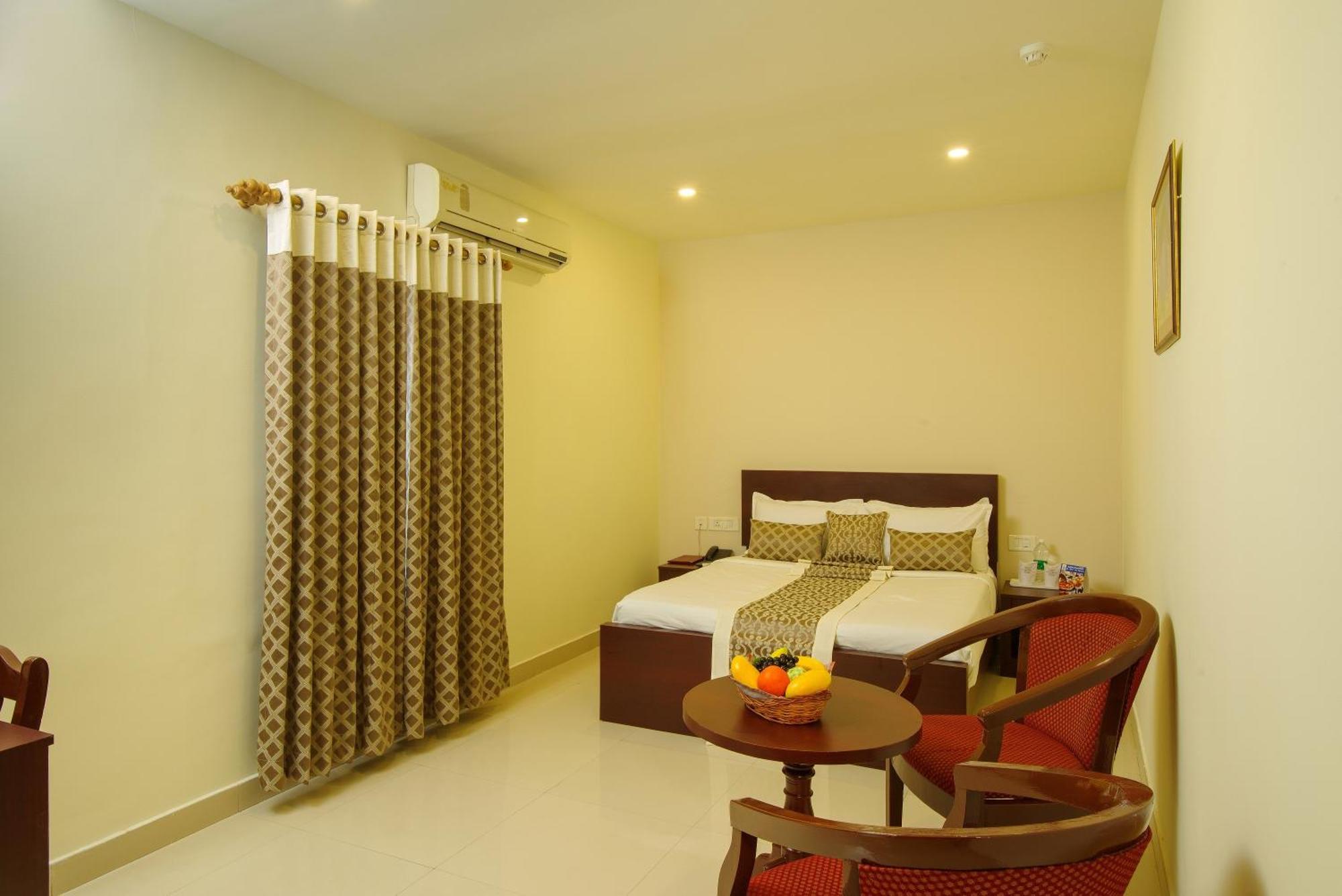 Hotel Vedanta Wake Up - Ernakulam North Station