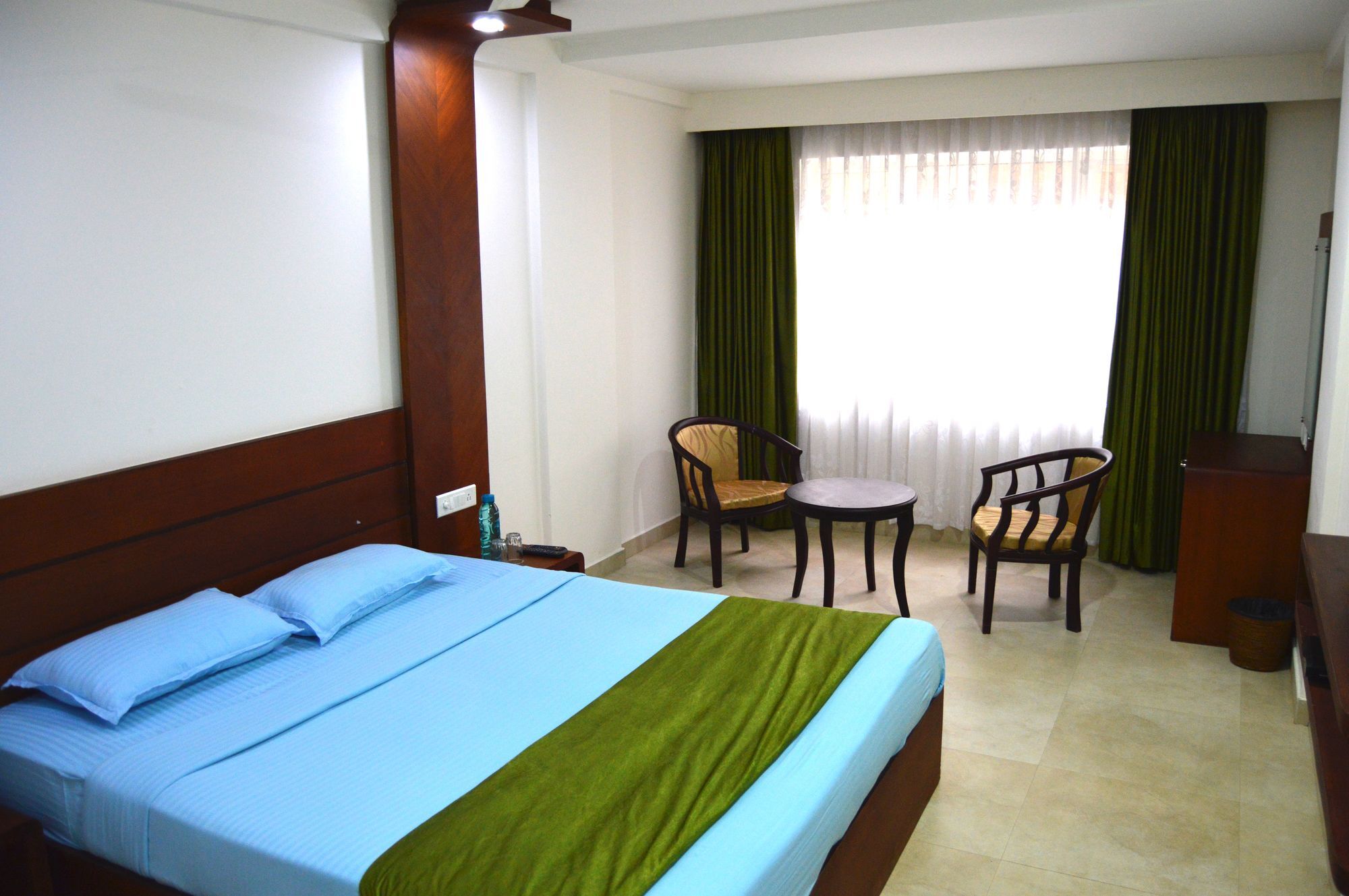 Vedanta Wake Up - Ernakulam North Station Hotel