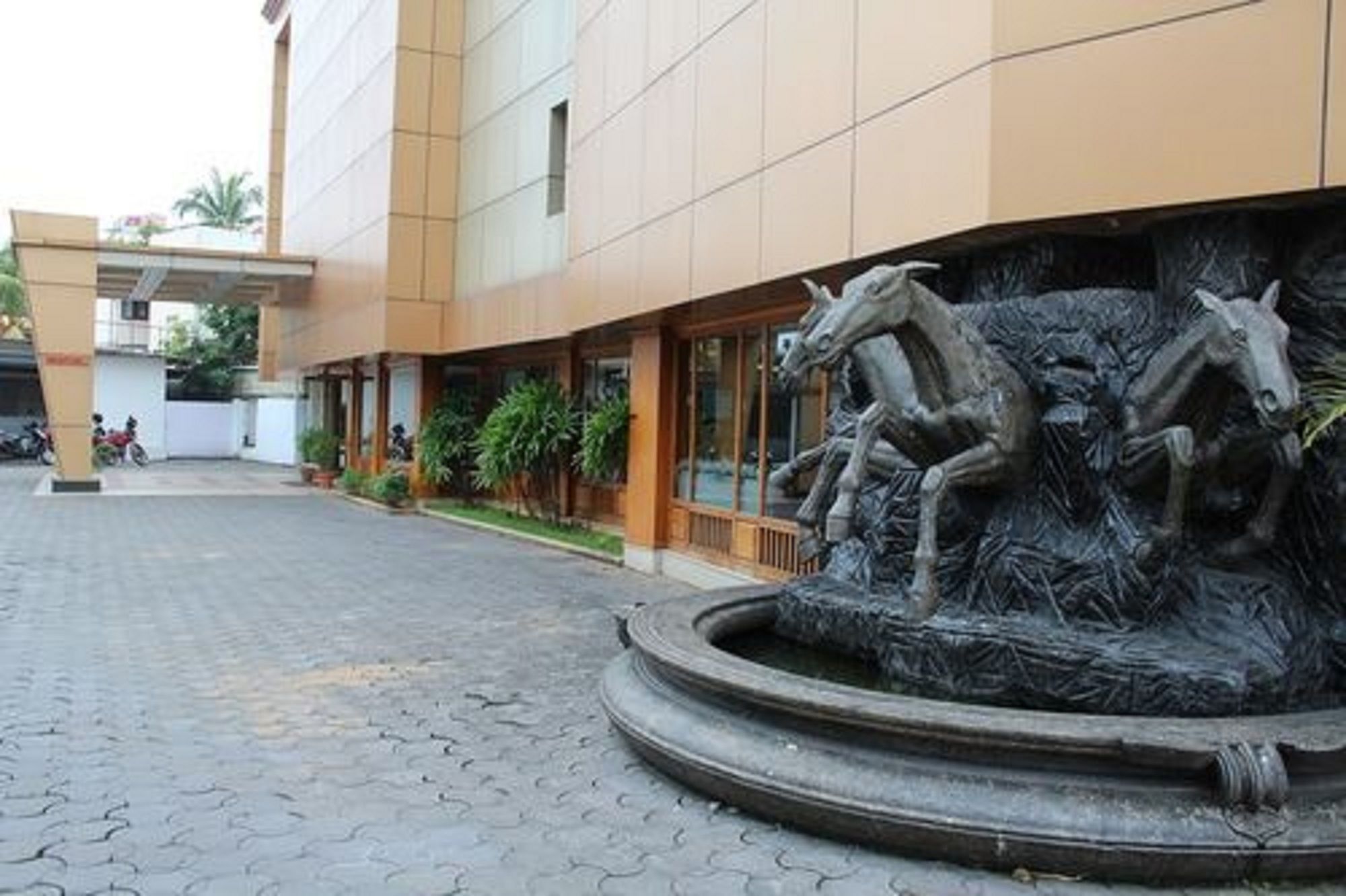 Hotel Vedanta Wake Up - Ernakulam North Station Kochi