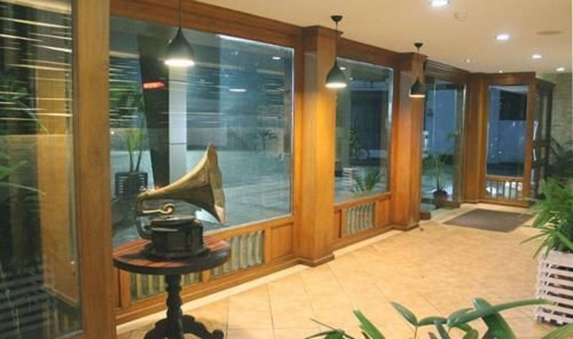Vedanta Wake Up - Ernakulam North Station Hotel Kochi