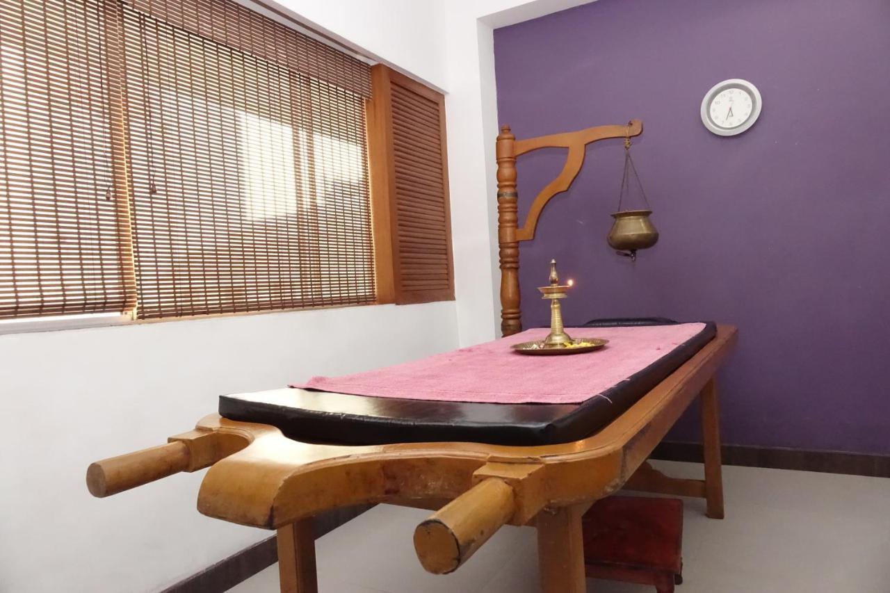 Hotel Abad Plaza Kochi