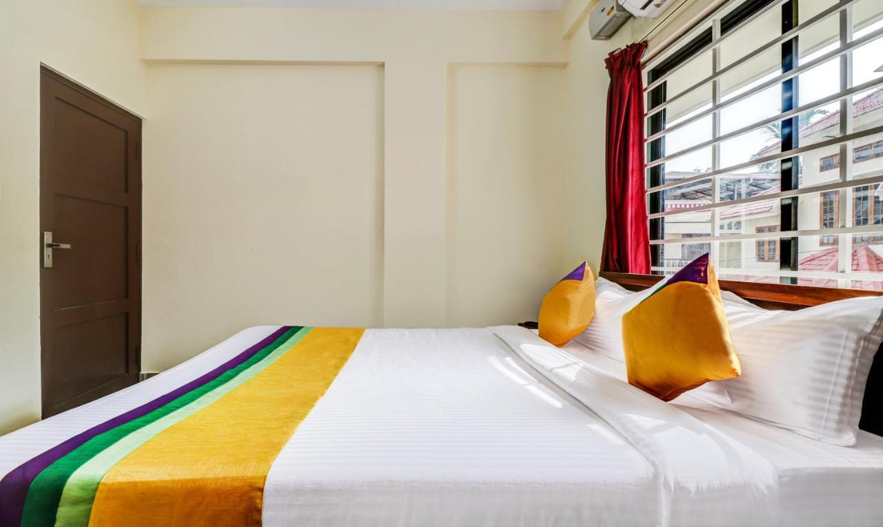 Hotel Itsy Rain Tulsi Stayz, Palarivattom Junction 3*