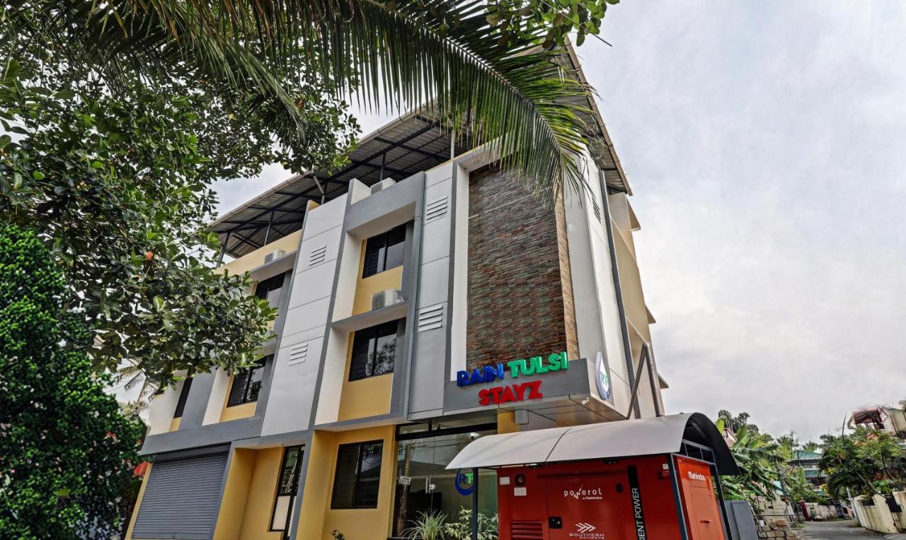 Itsy Rain Tulsi Stayz, Palarivattom Junction Hotel Kochi