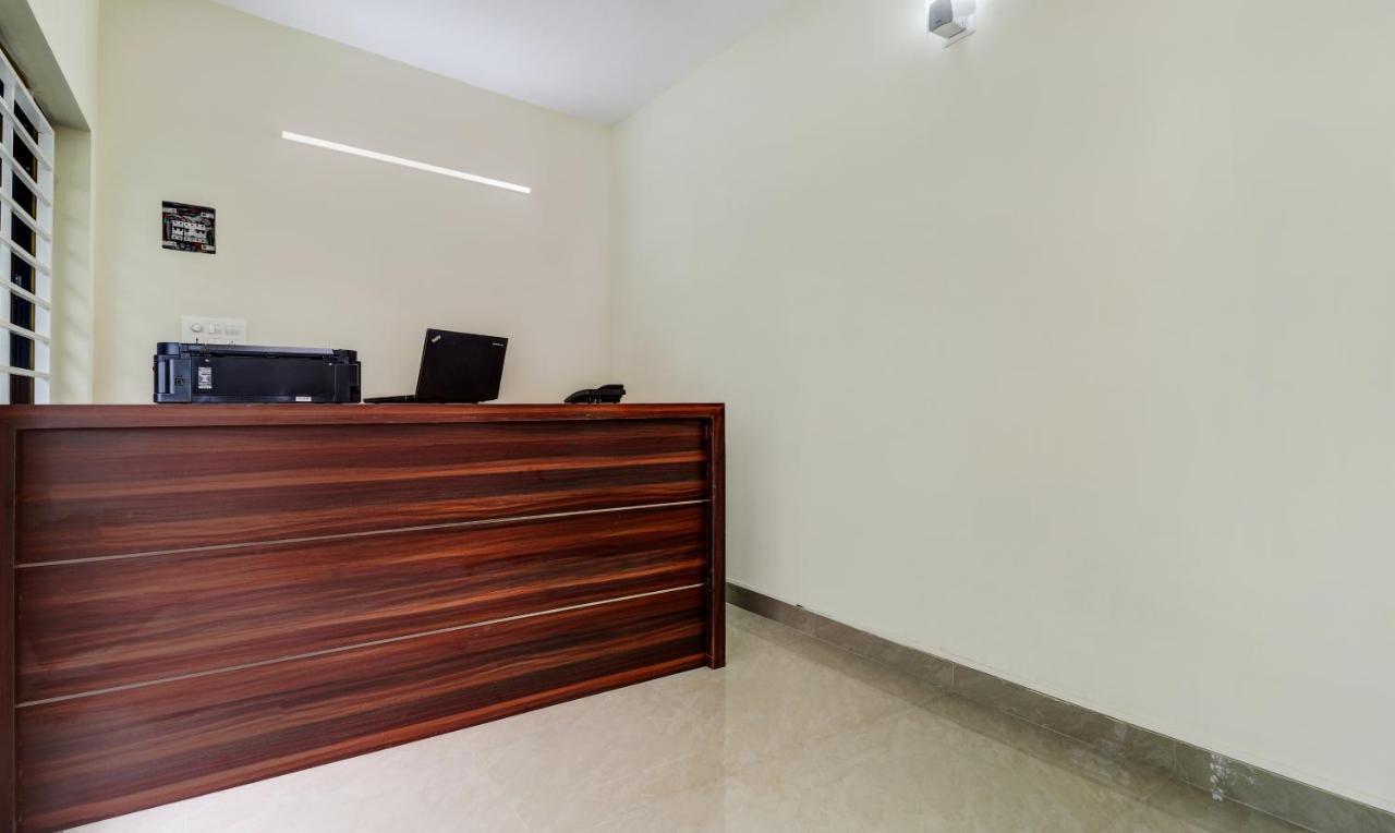 Hotel Itsy Rain Tulsi Stayz, Palarivattom Junction