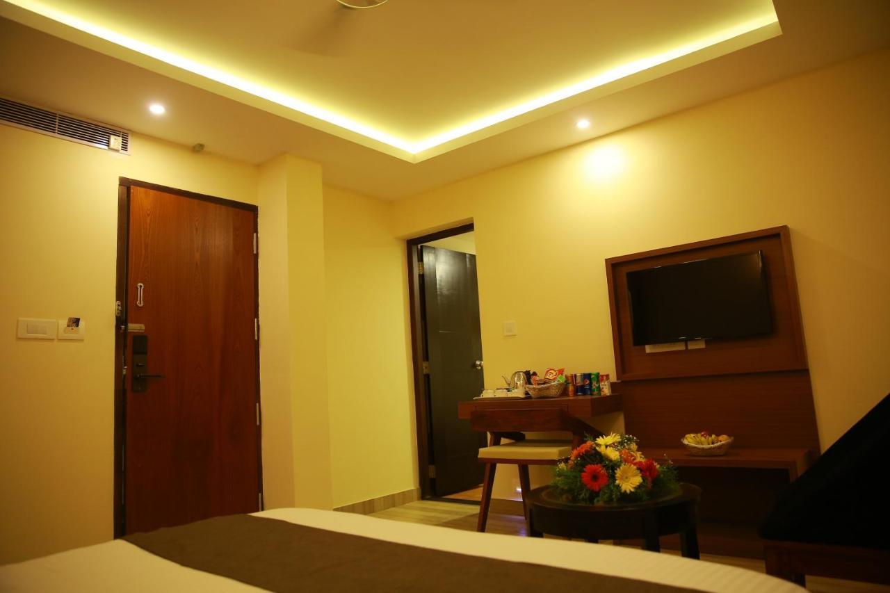 Hotel D'chandelier Kochi