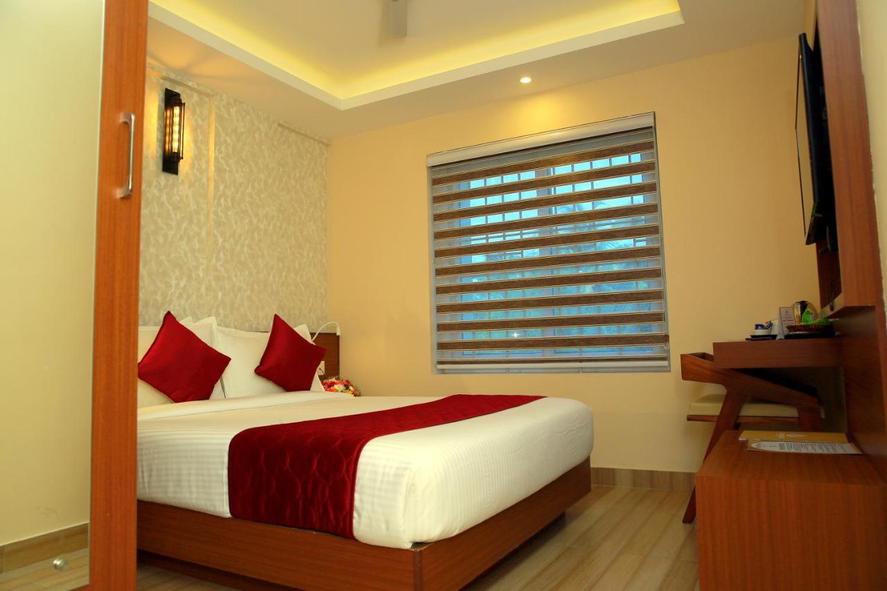 Hotel D'chandelier Kochi