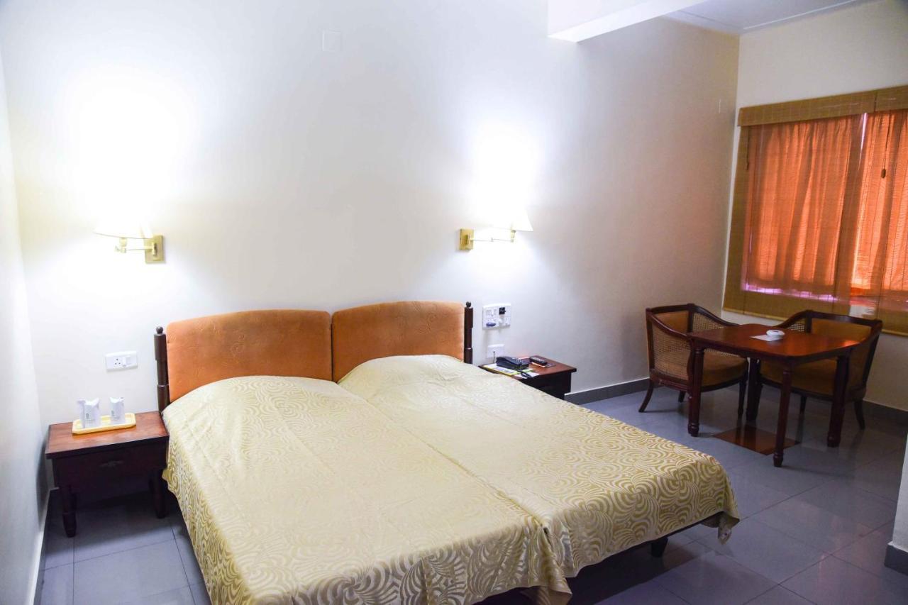 Hotel Bharat