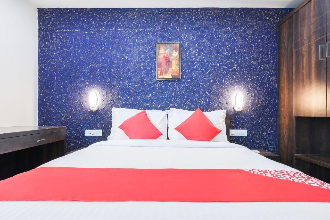 Hotel Capital O 71307 Feathers Kochi