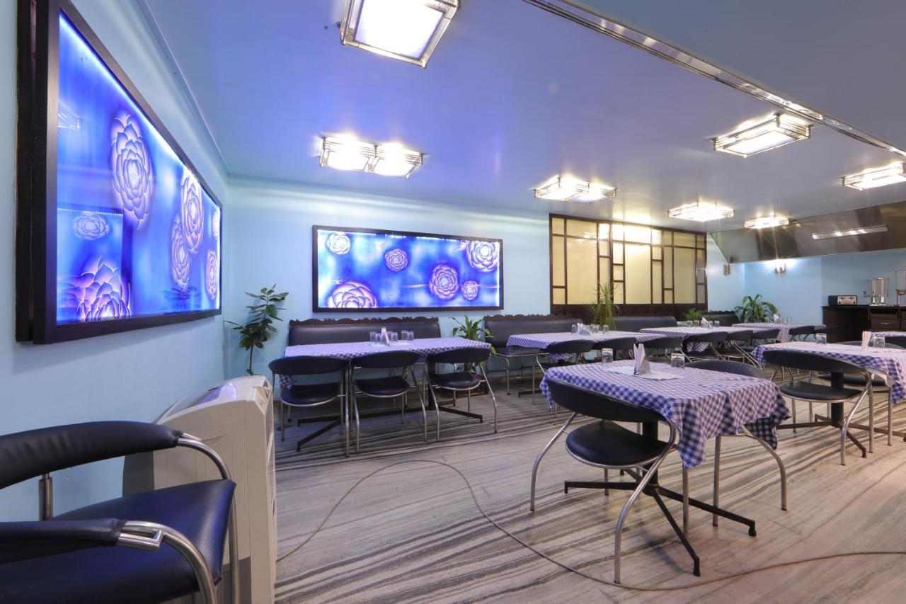 Hotel Bharat 3*