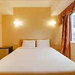 Fabhotel Star
