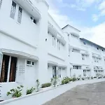 Ascot Hotel