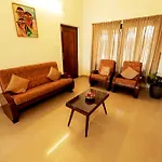 Joe\'S Riverfront Villa