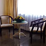 Hotel Highway Garden
