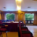 Hotel Highway Garden